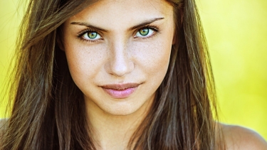 Выбор минеральной косметики девушек с зелеными глазами